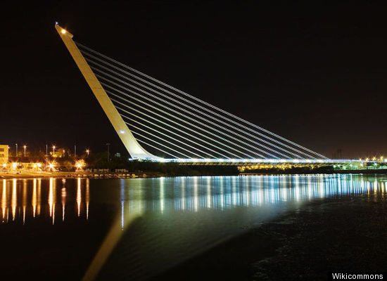 阿拉密洛大橋